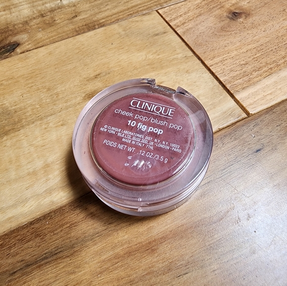 Clinique blush in Fig Pop - Picture 2 of 2